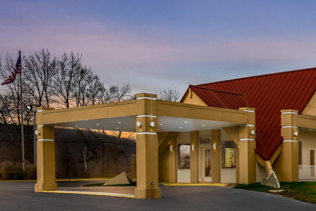 Econo Lodge Inn & Suites Binghamton Buitenkant foto