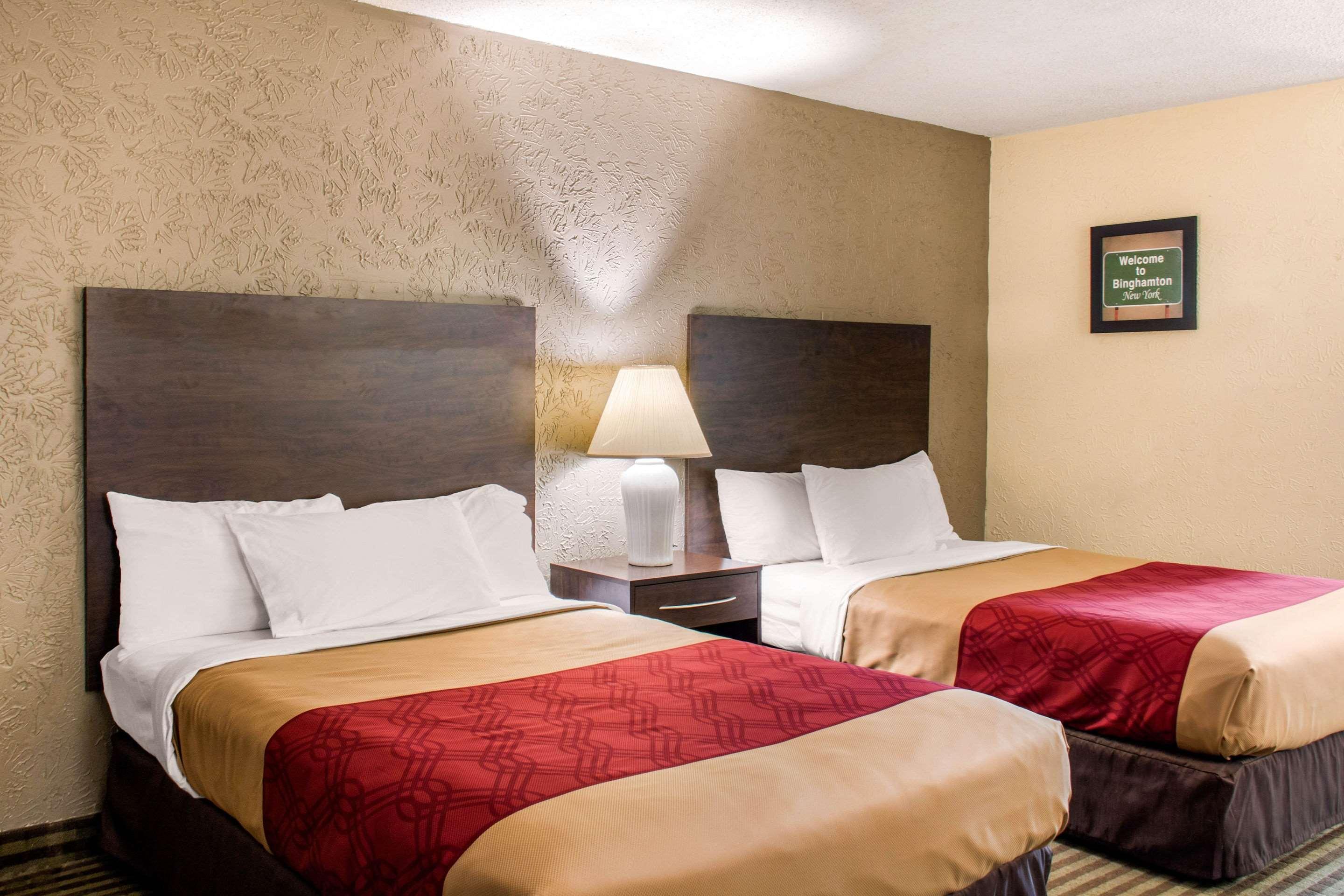 Econo Lodge Inn & Suites Binghamton Buitenkant foto