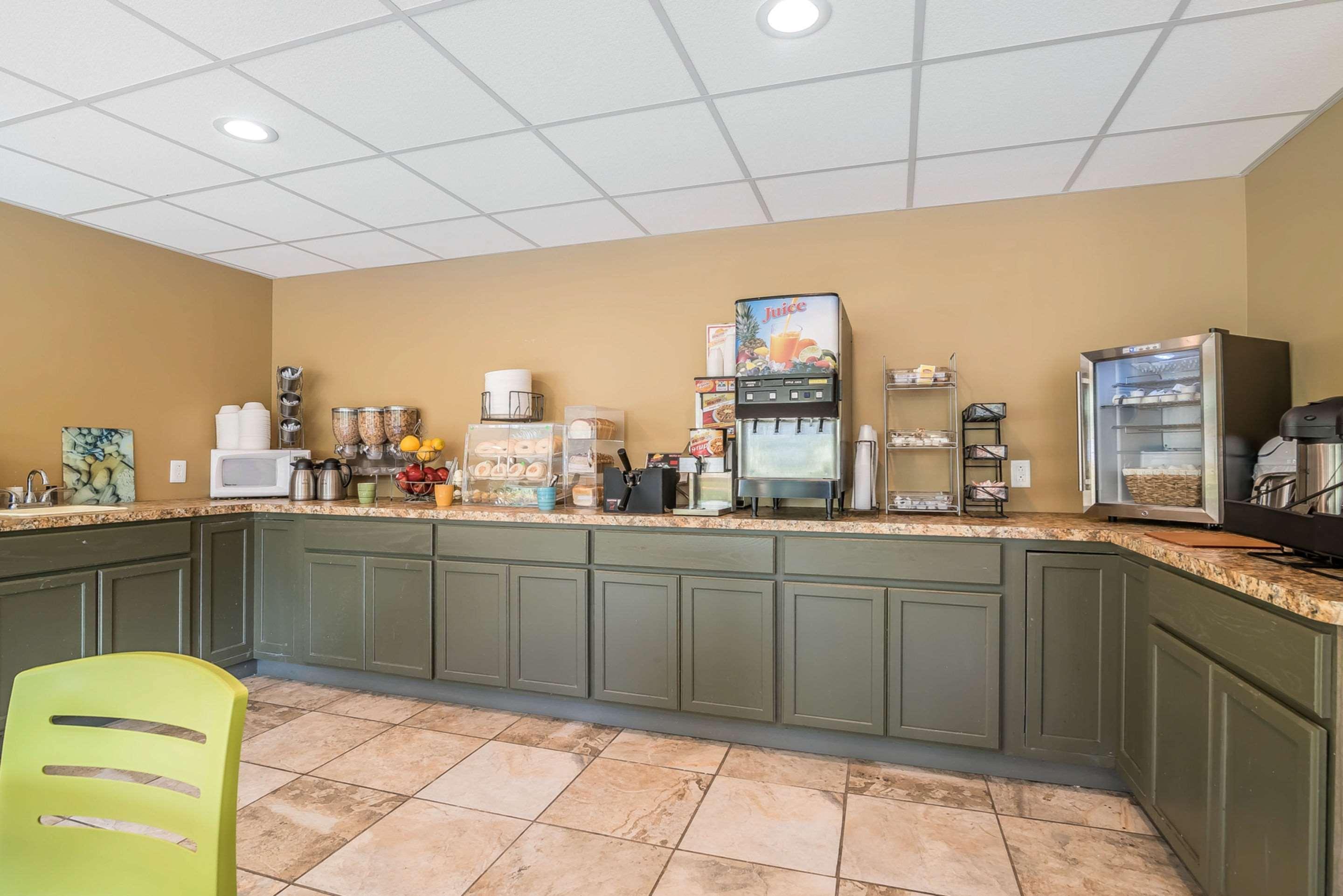Econo Lodge Inn & Suites Binghamton Buitenkant foto