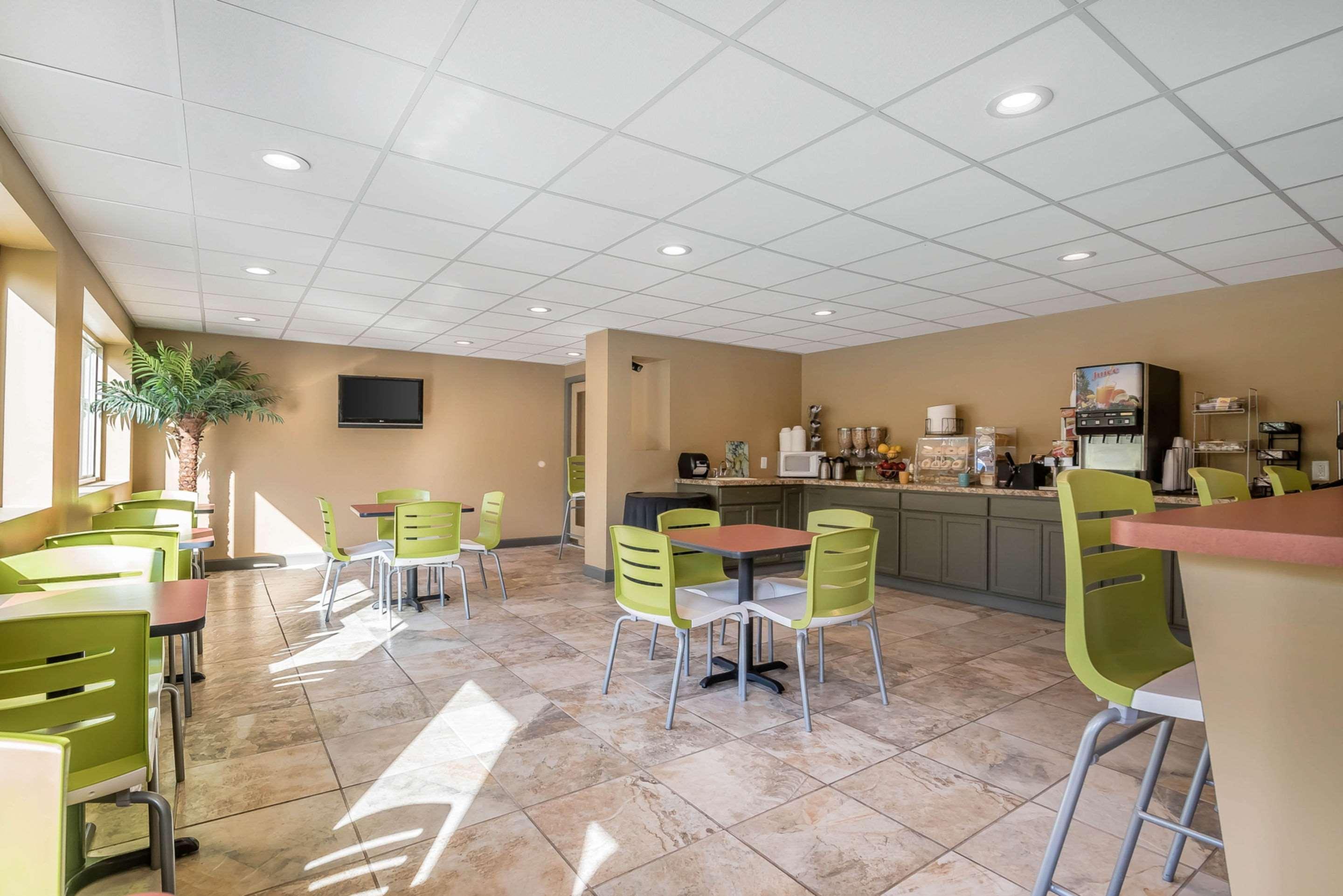 Econo Lodge Inn & Suites Binghamton Buitenkant foto