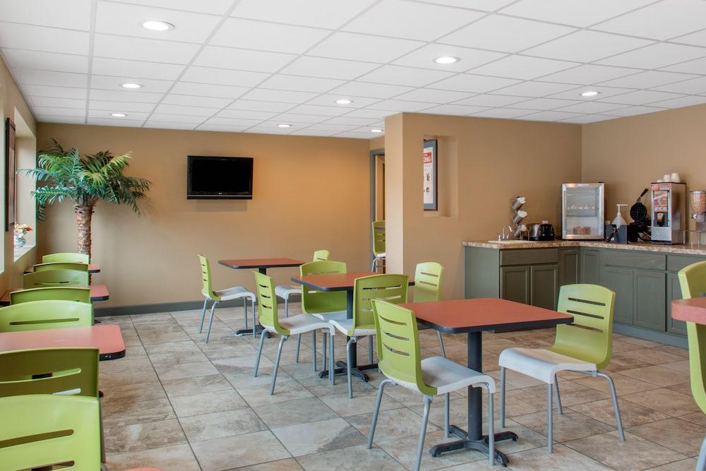Econo Lodge Inn & Suites Binghamton Buitenkant foto