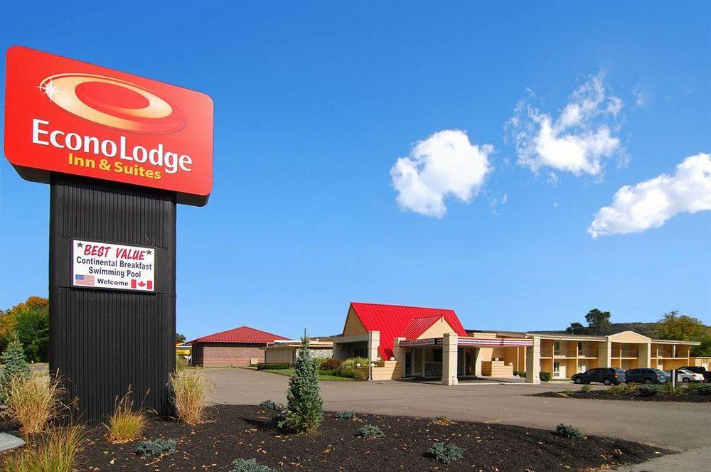 Econo Lodge Inn & Suites Binghamton Buitenkant foto
