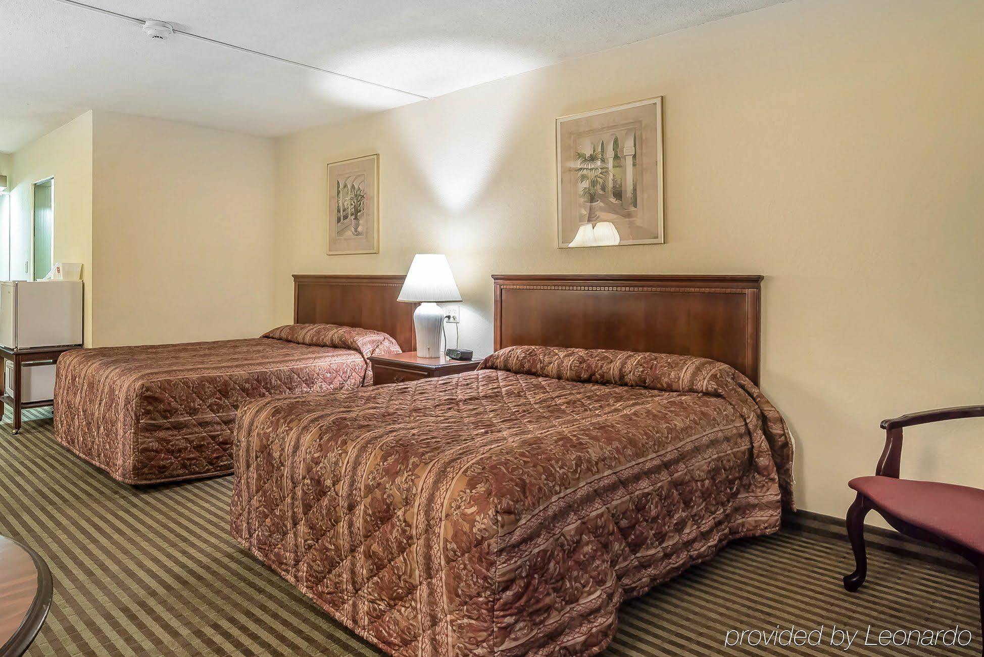Econo Lodge Inn & Suites Binghamton Buitenkant foto