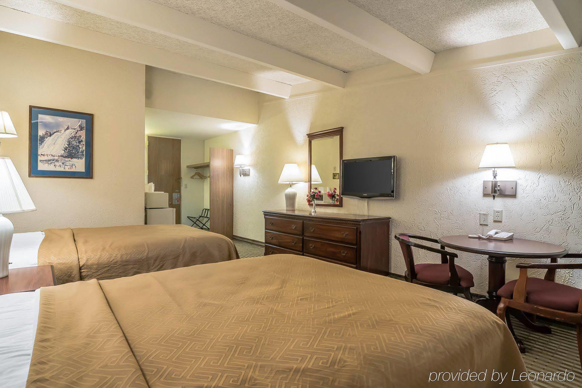 Econo Lodge Inn & Suites Binghamton Buitenkant foto
